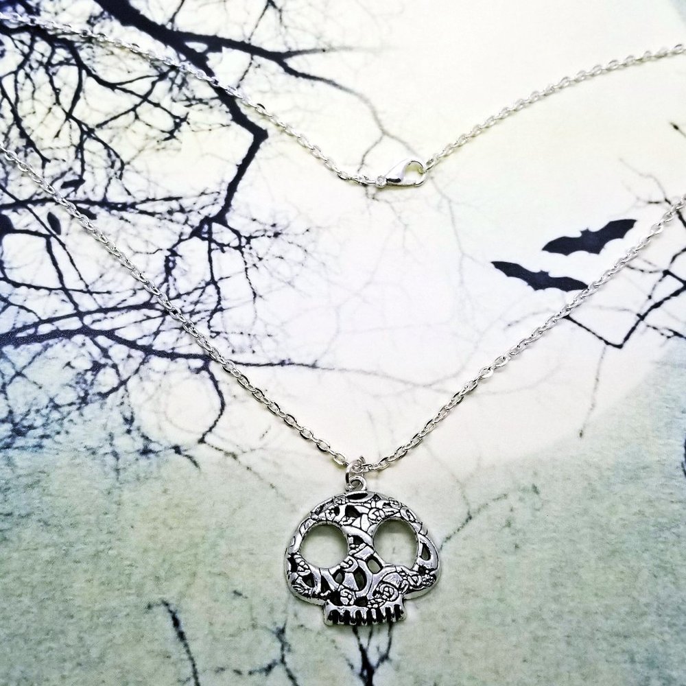 Gothic Ornate Skull Silver Necklace - Picture 3 of 4